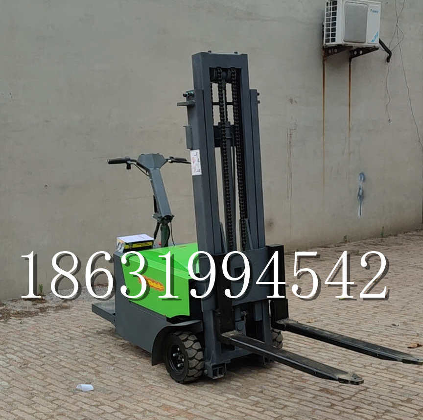 兴山区优程全电动叉车插腿式堆高车液压装卸车1.5吨升高小型站驾式铲车